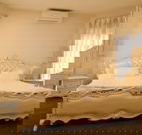 Signature Townhouse in Doncaster - Great Ocean Road Tourism