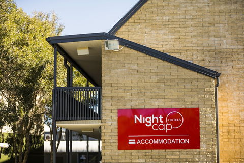 Nightcap At Kawana Waters Hotel - Great Ocean Road Tourism 3