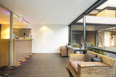 Nightcap At Kawana Waters Hotel - Great Ocean Road Tourism 4