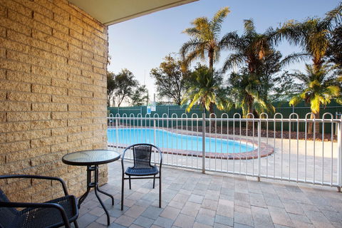 Nightcap At Kawana Waters Hotel - Great Ocean Road Tourism 5