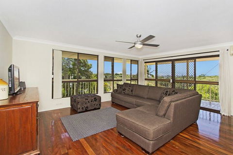 KINGSCLIFF HOLIDAY HOME On The HILL SYDS VIEW - Great Ocean Road Tourism 4