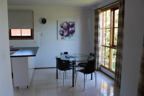 East Doncaster At Tunstall - Great Ocean Road Tourism 6