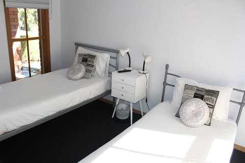 East Doncaster At Tunstall - Great Ocean Road Tourism 7