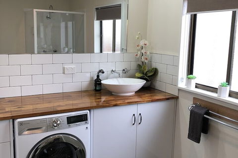 3ree Spacious & Charming Apartment - Great Ocean Road Tourism 3