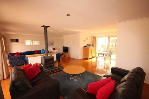 Verona Vineyard Cottage - Great Ocean Road Tourism 7