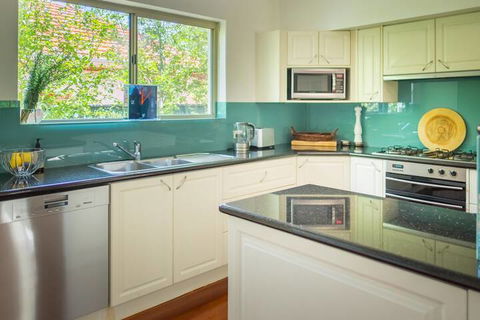 The Kinninmont House - Great Ocean Road Tourism 3