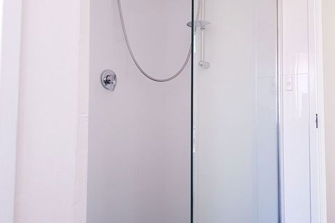 Clayton Apartment - Great Ocean Road Tourism 7