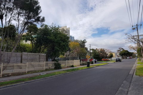 Clayton Apartment - Great Ocean Road Tourism 5