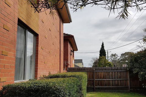 Clayton Apartment - Great Ocean Road Tourism 2