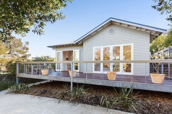 BOUTIQUE STAYS - Queen Adelaide - Great Ocean Road Tourism 0