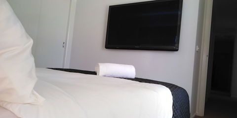 Lakeside Retreat & Business - Great Ocean Road Tourism 5