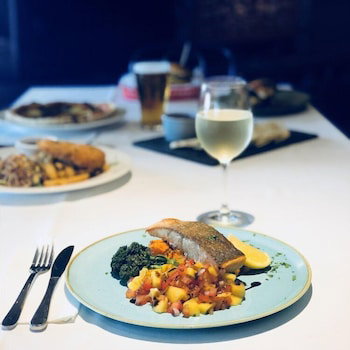 The Bowral Hotel - Great Ocean Road Tourism 4