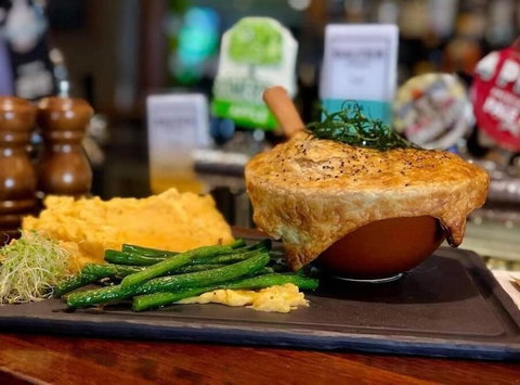 The Bowral Hotel - Great Ocean Road Tourism 5