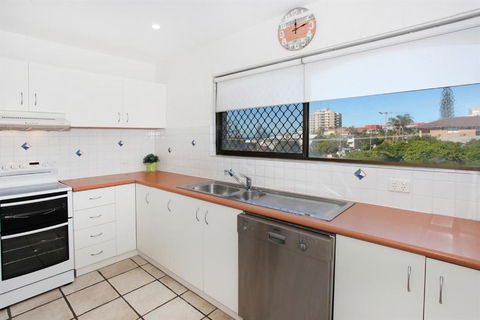 Unit 4 Cooltoro Court Coolum Beach - Great Ocean Road Tourism 4