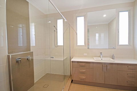 59 Banksia Avenue Coolum Beach Pet Friendly Linen Included 500 BOND - Great Ocean Road Tourism 4