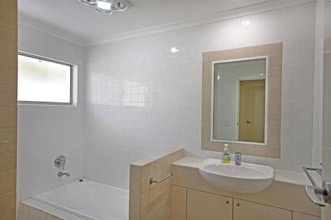 32 Barra Crescent Coolum Beach. Bond 500 FOXTEL WIFI Linen Supplied - Great Ocean Road Tourism 2