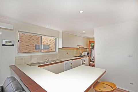 32 Barra Crescent Coolum Beach. Bond 500 FOXTEL WIFI Linen Supplied - Great Ocean Road Tourism 1