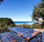 Barefoot on Blueys - Great Ocean Road Tourism
