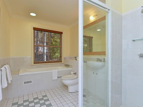 Villa 3br Chambourcin Resort Condo Located Within Cypress Lakes Resort (nothing Is More Central) - Great Ocean Road Tourism 4