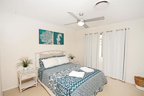 22 Sorrento Avenue Coolum Beach Linen Supplied PET FRIENDLY 500 BOND - Great Ocean Road Tourism 3