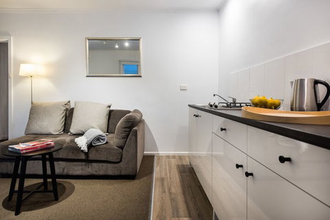 Lake Daylesford Apartments 7 - Great Ocean Road Tourism 5