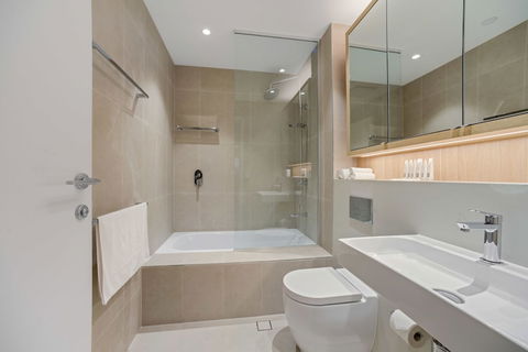 New Luxury Apartment Walking To Shops & Cinema - Great Ocean Road Tourism 1