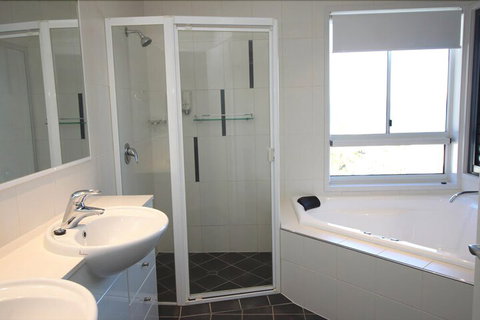 Deep Blue 14 - Great Ocean Road Tourism 5