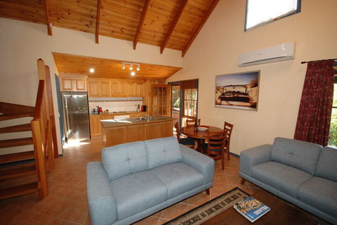 Garden Cottage Beechworth - Great Ocean Road Tourism 6