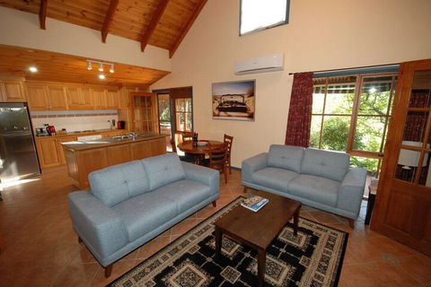 Garden Cottage Beechworth - Great Ocean Road Tourism 4