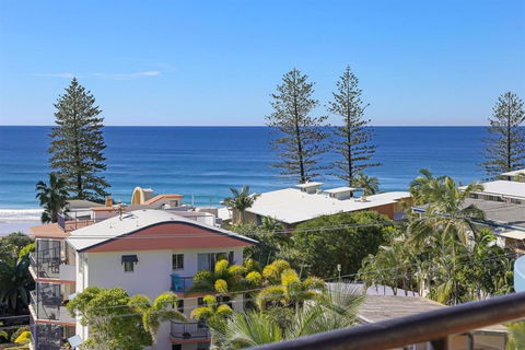 Unit 8 Bronte Of Coolum 8 12 Coolum Terrace Coolum Beach 500 Bond LINEN INCLUDED WIFI - Great Ocean Road Tourism 6