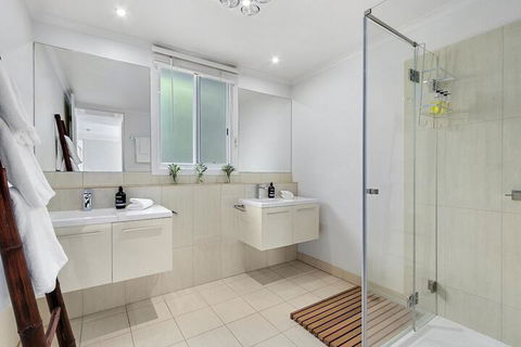 Hidden Bay - 5 BR Luxury Waterfront - Great Ocean Road Tourism 7