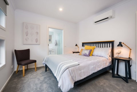Albury Yalandra Apartment 3 - Great Ocean Road Tourism 1