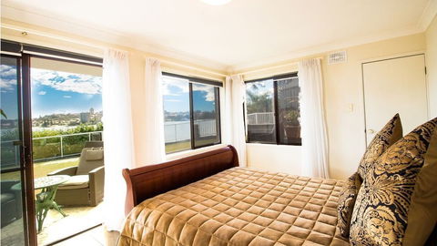 Waterfront On Manly Harbour - Great Ocean Road Tourism 1