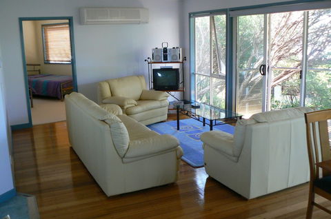 Sandy Point Beach Escape - Great Ocean Road Tourism 5