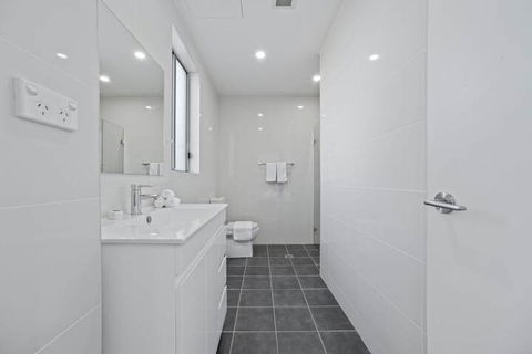HomeHotel New & Spacious 3 Bedroom Penthouse - Great Ocean Road Tourism 5