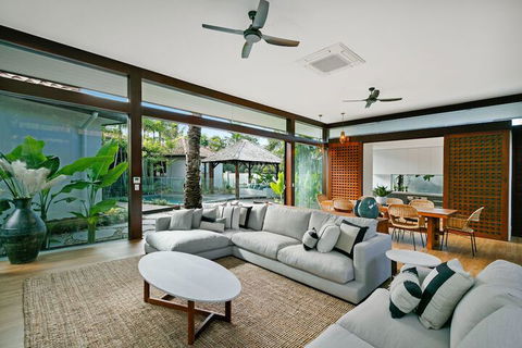 ESPRIT 2 PALM COVE BRAND NEW - Great Ocean Road Tourism 4
