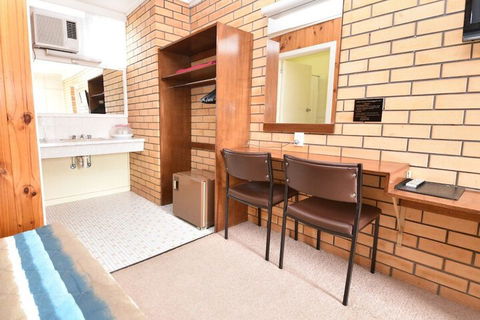 Edenhope Motor Inn - Great Ocean Road Tourism 7
