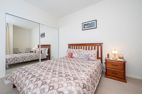 Spacious 1-Bedroom Apartment With Parking - Great Ocean Road Tourism 1