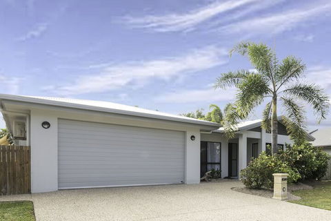 Beach Bliss Queen Bed BBQ Pool Netflix - Great Ocean Road Tourism 2