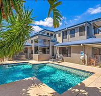 Gold Coast Stunning Waterfront Retreat by Hostrelax - Great Ocean Road Tourism