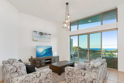 EXCLUSIVE OCEAN VIEW PENTHOUSE On MARINE PARADE - Great Ocean Road Tourism 0