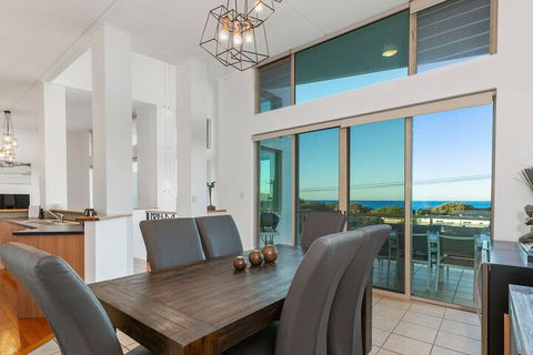 EXCLUSIVE OCEAN VIEW PENTHOUSE On MARINE PARADE - Great Ocean Road Tourism 4