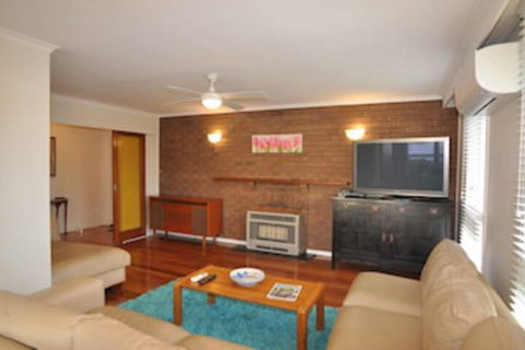 Salty Sands Meters From THE Beach Free Wifi - Great Ocean Road Tourism 0