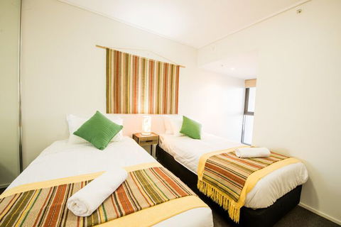 CBD African Charm, Story Bridge & River Views - Great Ocean Road Tourism 6