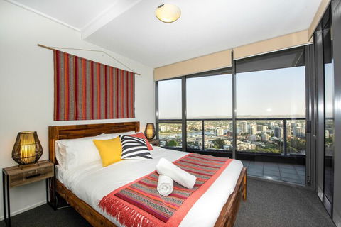 CBD African Charm, Story Bridge & River Views - Great Ocean Road Tourism 7