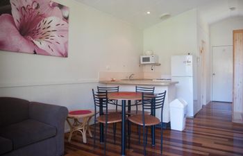 11 Korora Palms 1 Bedroom Bure - Great Ocean Road Tourism 0