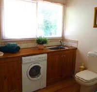 Australian Home Away at Eltham Venn Cottage - Great Ocean Road Tourism