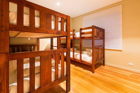Regency Beach Club - Great Ocean Road Tourism 7