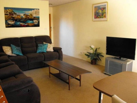 Akuna Unit 8 112 116 Little Street - Great Ocean Road Tourism 3
