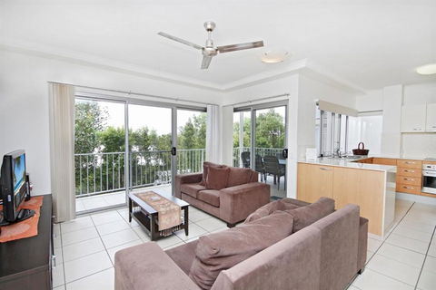 Unit 2 Sea Breeze Villas Coolum Beach - Great Ocean Road Tourism 6